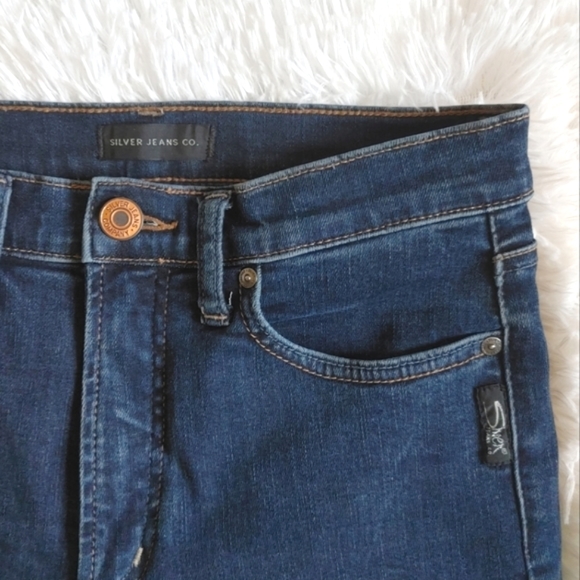 Silver || Calley Skinny Jean, Size 27, Medium Dark Denim - Picture 2 of 5